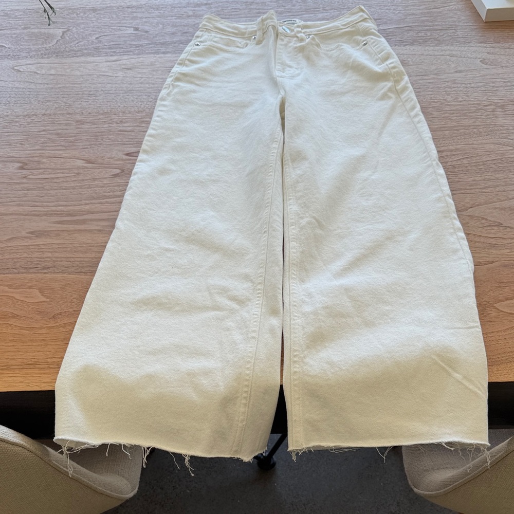 Vigoss Off-White Wide-Leg Jeans